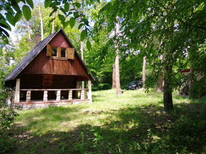 Foto: PETROV21 21 - Pohdkov lesn chata nad dolm eky Szavy